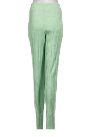 Дамски панталон Pretty Little Thing, Размер M, Цвят Зелен, Цена 17,48 лв.