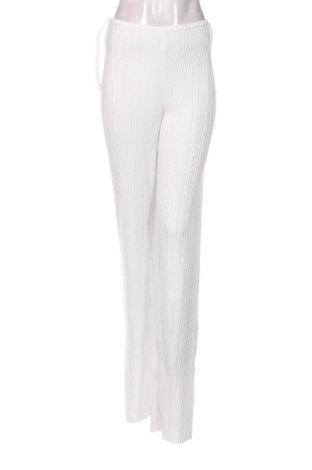 Damenhose Pretty Little Thing, Größe M, Farbe Weiß, Preis 7,82 €