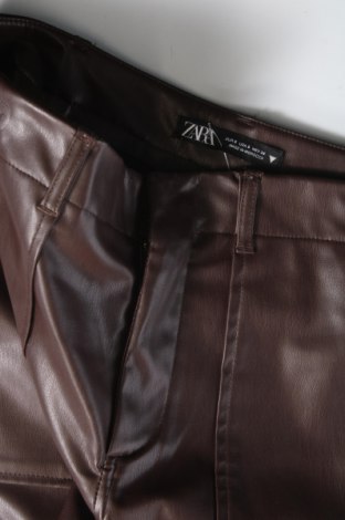 Дамски панталон Zara, Размер M, Цвят Кафяв, Цена 40,36 лв.
