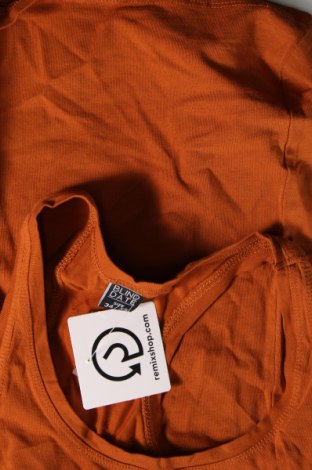 Γυναικείο αμάνικο μπλουζάκι Blind Date, Μέγεθος XS, Χρώμα Καφέ, Τιμή 8,04 €
