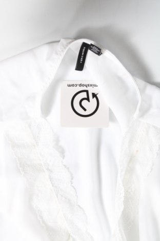 Γυναικείο αμάνικο μπλουζάκι Vero Moda, Μέγεθος S, Χρώμα Λευκό, Τιμή 2,09 €