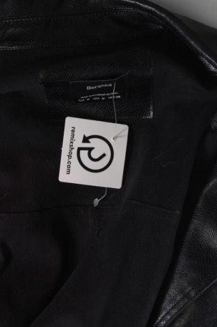 Dámska kožená bunda  Bershka, Veľkosť M, Farba Čierna, Cena  27,78 €