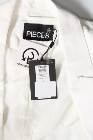 Дамско сако Pieces, Размер S, Цвят Бял, Цена 82,00 лв.