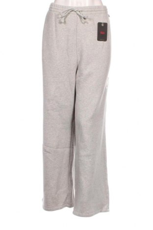 Pantaloni trening de femei Levi's, Mărime XL, Culoare Gri, Preț 171,71 Lei