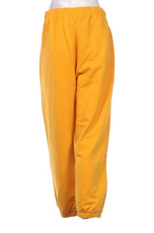 Pantaloni trening de femei Levi's, Mărime XL, Culoare Galben, Preț 246,11 Lei