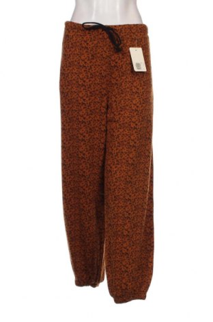 Pantaloni trening de femei Levi's, Mărime XL, Culoare Maro, Preț 286,18 Lei