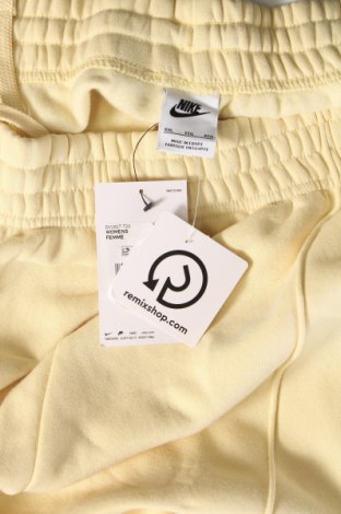 Γυναικείο αθλητικό παντελόνι Nike, Μέγεθος 3XL, Χρώμα Κίτρινο, Τιμή 30,05 €