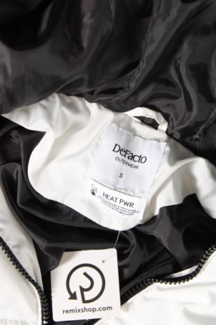 Γυναικείο μπουφάν Defacto, Μέγεθος S, Χρώμα Λευκό, Τιμή 29,67 €