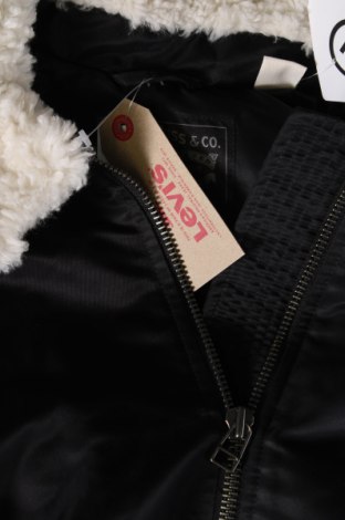 Γυναικείο μπουφάν Levi's, Μέγεθος M, Χρώμα Μαύρο, Τιμή 33,37 €