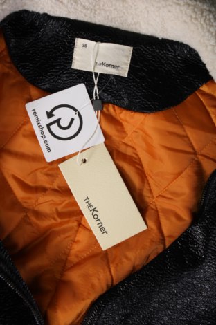 Γυναικείο μπουφάν The Korner, Μέγεθος M, Χρώμα Μαύρο, Τιμή 66,57 €