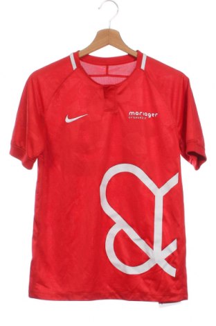 Dětské tričko  Nike, Velikost 13-14y/ 164-168 cm, Barva Červená, Cena  265,00 Kč