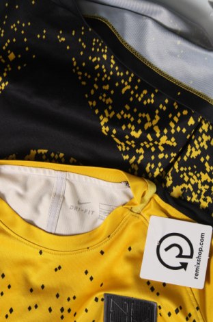 Детска тениска Nike, Размер 10-11y/ 146-152 см, Цвят Жълт, Цена 22,00 лв.