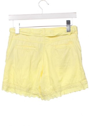 Детски къс панталон Guess, Размер 14-15y/ 168-170 см, Цвят Жълт, Цена 37,20 лв.