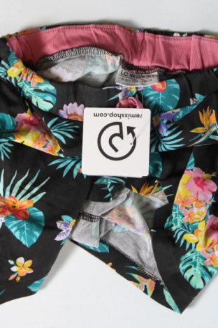 Dětské krátké kalhoty  LC Waikiki, Velikost 8-9y/ 134-140 cm, Barva Vícebarevné, Cena  165,00 Kč
