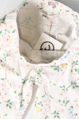 Детски панталон H&M, Размер 4-5y/ 110-116 см, Цвят Бял, Цена 32,00 лв.