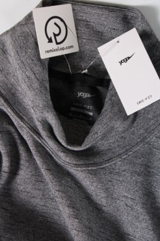 Мъжка блуза Nike, Размер M, Цвят Сив, Цена 58,32 лв.