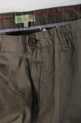 Ανδρικό κοντό παντελόνι Allen Cox, Μέγεθος L, Χρώμα Πράσινο, Τιμή 12,86 €