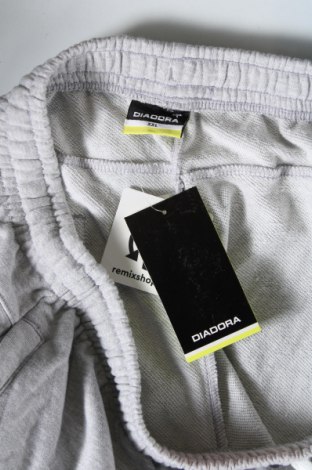 Ανδρικό κοντό παντελόνι Diadora, Μέγεθος XXL, Χρώμα Γκρί, Τιμή 24,50 €