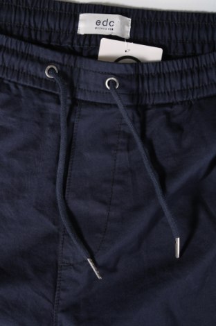 Мъжки къс панталон Edc By Esprit, Размер XL, Цвят Син, Цена 19,40 лв.
