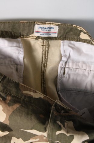 Ανδρικό κοντό παντελόνι Jack & Jones, Μέγεθος XL, Χρώμα Πολύχρωμο, Τιμή 27,84 €