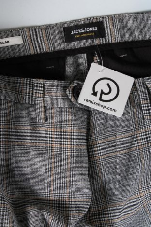 Мъжки къс панталон Jack & Jones, Размер M, Цвят Сив, Цена 15,40 лв.