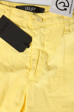 Ανδρικό κοντό παντελόνι Liu Jo, Μέγεθος S, Χρώμα Κίτρινο, Τιμή 23,20 €