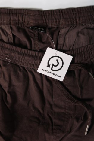 Pantaloni scurți de bărbați Urban Classics, Mărime XL, Culoare Maro, Preț 83,49 Lei