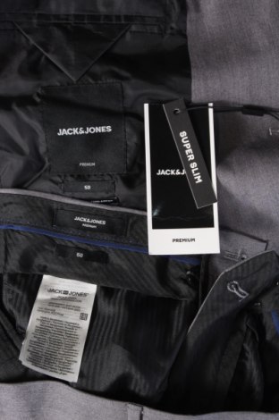 Мъжки костюм Jack & Jones, Размер M, Цвят Сив, Цена 164,00 лв.