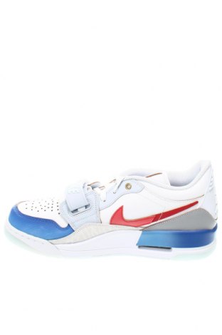 Încălțăminte bărbătească Air Jordan Nike, Mărime 44, Culoare Multicolor, Preț 674,34 Lei