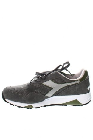 Мъжки обувки Diadora, Размер 45, Цвят Сив, Цена 190,00 лв.