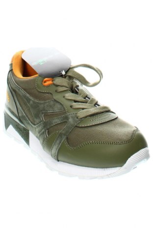 Мъжки обувки Diadora, Размер 42, Цвят Зелен, Цена 136,85 лв.