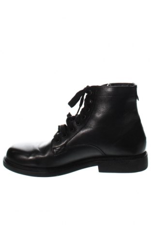 Мъжки обувки Levi's, Размер 44, Цвят Черен, Цена 173,40 лв.