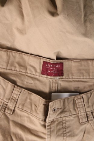Pantaloni de bărbați John F. Gee, Mărime L, Culoare Bej, Preț 95,39 Lei