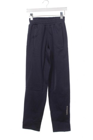 Pantaloni trening de bărbați Adidas Originals, Mărime XS, Culoare Albastru, Preț 125,92 Lei