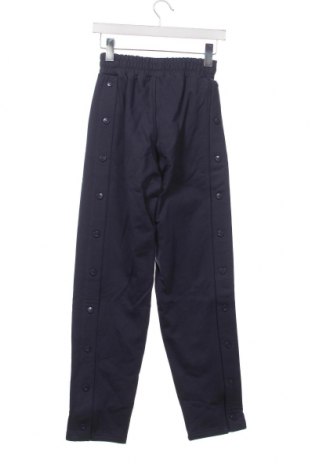 Pantaloni trening de bărbați Adidas Originals, Mărime XS, Culoare Albastru, Preț 125,92 Lei