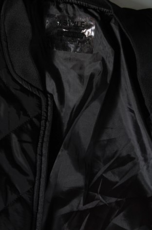Ανδρικό μπουφάν, Μέγεθος M, Χρώμα Μαύρο, Τιμή 15,74 €