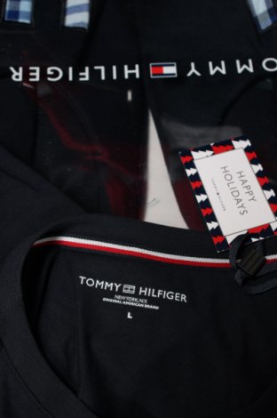 Пижама Tommy Hilfiger, Размер L, Цвят Многоцветен, Цена 129,00 лв.
