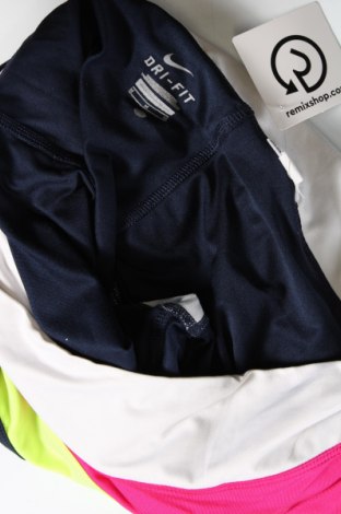 Пола - панталон Nike, Размер M, Цвят Многоцветен, Цена 81,00 лв.