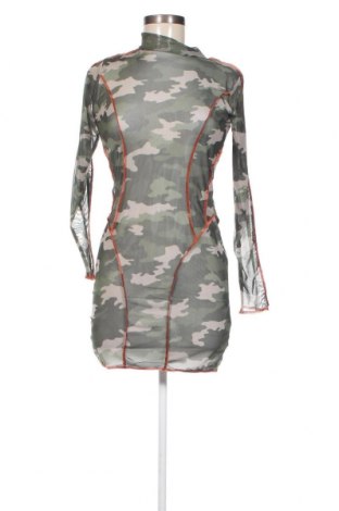 Kleid Boohoo, Größe M, Farbe Mehrfarbig, Preis 7,11 €
