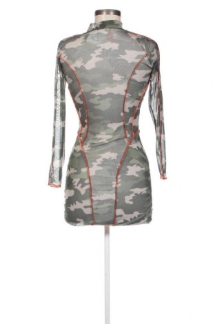 Kleid Boohoo, Größe XXS, Farbe Mehrfarbig, Preis € 3,56