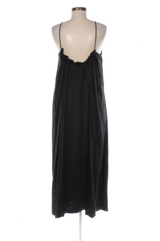 Φόρεμα Edited, Μέγεθος M, Χρώμα Μαύρο, Τιμή 25,76 €
