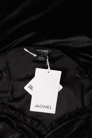 Šaty  Monki, Velikost S, Barva Černá, Cena  156,00 Kč