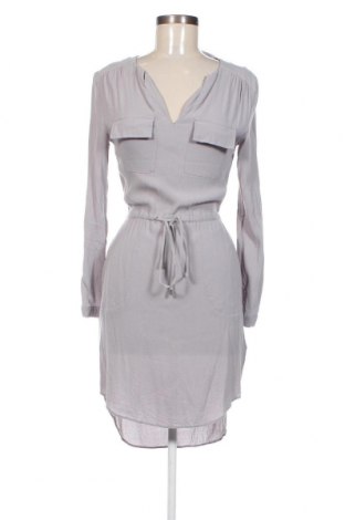 Kleid New Look, Größe XS, Farbe Grau, Preis 12,79 €