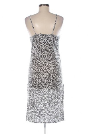 Kleid Pretty Little Thing, Größe M, Farbe Mehrfarbig, Preis € 3,56