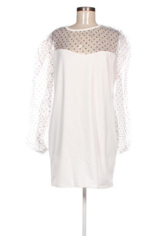 Kleid Pretty Little Thing, Größe 3XL, Farbe Weiß, Preis 9,48 €