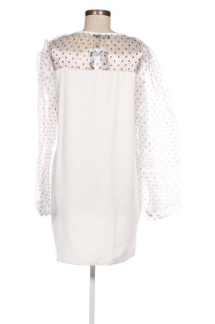 Φόρεμα Pretty Little Thing, Μέγεθος 3XL, Χρώμα Λευκό, Τιμή 9,48 €