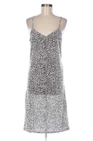 Kleid Pretty Little Thing, Größe M, Farbe Mehrfarbig, Preis 6,88 €
