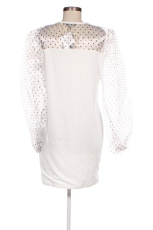 Kleid Pretty Little Thing, Größe XXL, Farbe Weiß, Preis 12,57 €