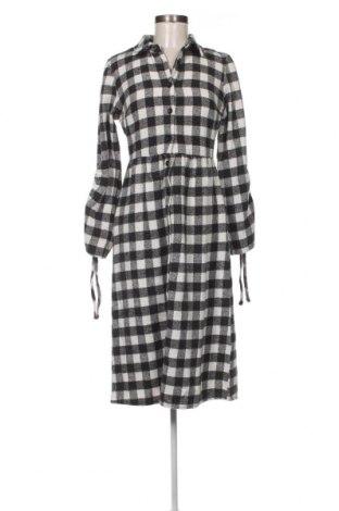 Kleid Trendyol, Größe M, Farbe Grau, Preis 52,17 €