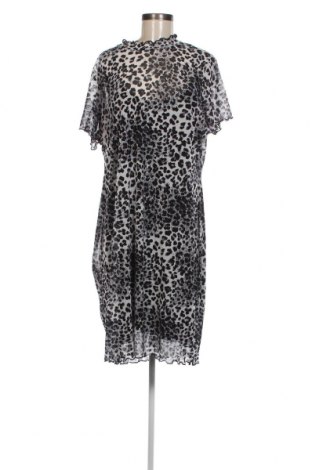 Φόρεμα Urban Classics, Μέγεθος 5XL, Χρώμα Πολύχρωμο, Τιμή 15,41 €